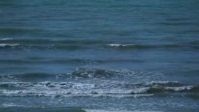 Ocean surface waves 03